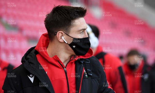 051220 - Wales v Italy - Autumn Nations Cup - Josh Adams arrives