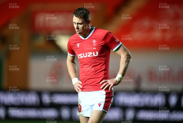 051220 - Wales v Italy - Autumn Nations Cup - Liam Williams of Wales leaves the field