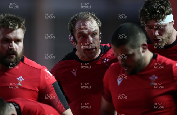 051220 - Wales v Italy - Autumn Nations Cup 2020 - Alun Wyn Jones of Wales during the warm up