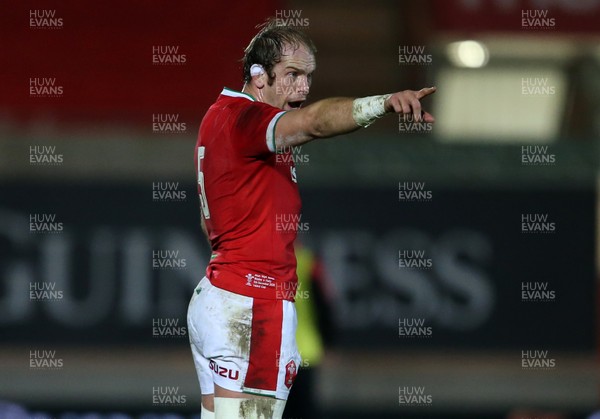 051220 - Wales v Italy - Autumn Nations Cup 2020 - Alun Wyn Jones of Wales
