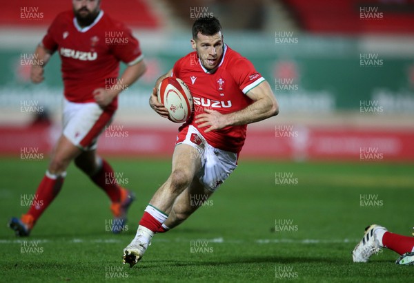 051220 - Wales v Italy - Autumn Nations Cup 2020 - Gareth Davies of Wales