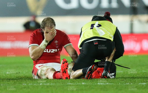 051220 - Wales v Italy, Autumn Nations Cup 2020 - Alun Wyn Jones of Wales receives treatment