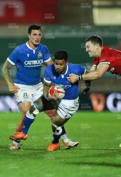 051220 - Wales v Italy, Autumn Nations Cup 2020 - Montanna Ioane of Italy tis held by George North of Wales