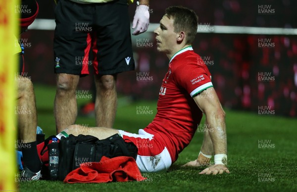 051220 - Wales v Italy, Autumn Nations Cup 2020 - Liam Williams of Wales is treated after picking up an injury forcing him off the pitch