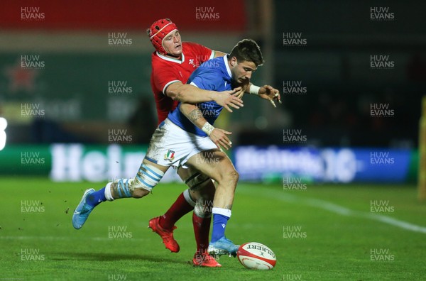 051220 - Wales v Italy, Autumn Nations Cup 2020 - James Botham of Wales and Luca Sperandio of Italy compete for the ball
