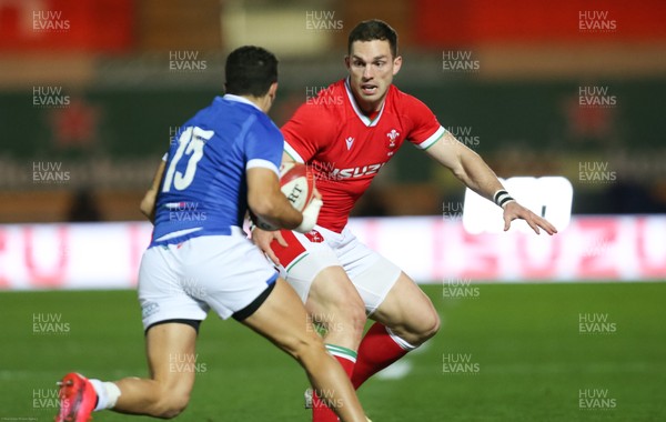 051220 - Wales v Italy, Autumn Nations Cup 2020 - George North of Wales closes in on Jacopo Trulla of Italy