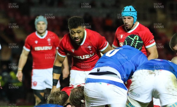 051220 - Wales v Italy, Autumn Nations Cup 2020 - Taulupe Faletau of Wales
