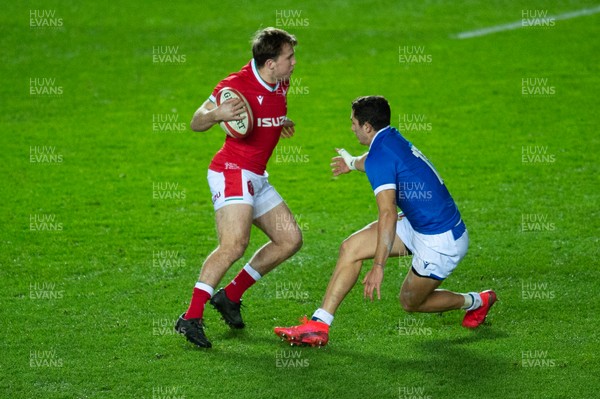 051220 - Wales v Italy - Autumn Nations Cup 2020 - Ioan Lloyd of Wales 