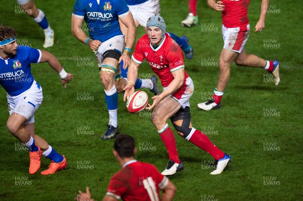 051220 - Wales v Italy - Autumn Nations Cup 2020 - Jonathan Davies of Wales 