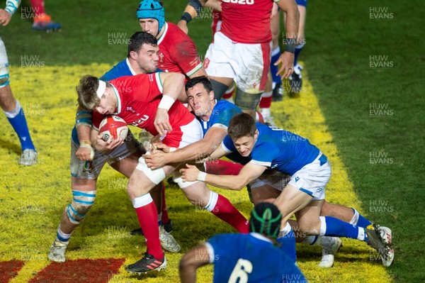 051220 - Wales v Italy - Autumn Nations Cup 2020 - Aaron Wainwright of Wales 