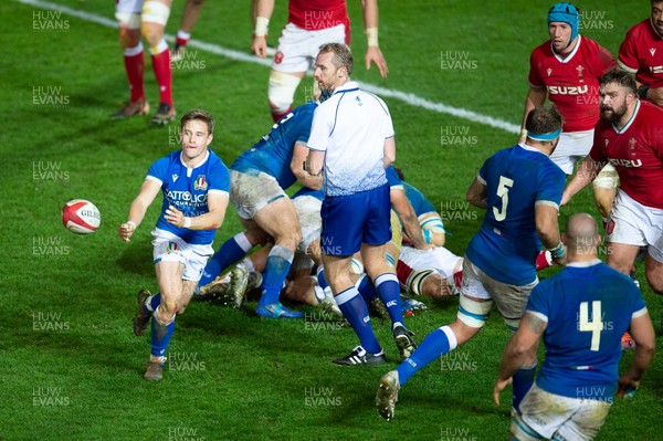 051220 - Wales v Italy - Autumn Nations Cup 2020 - Stephen Varney of Italy 