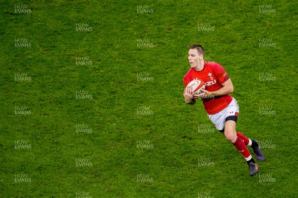 110318 - Wales v Italy, Nat West 6 Nations Championship - Liam Williams of Wales in action 