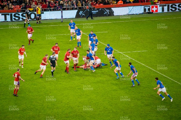 110318 - Wales v Italy, Nat West 6 Nations Championship - Wales attack Italy 