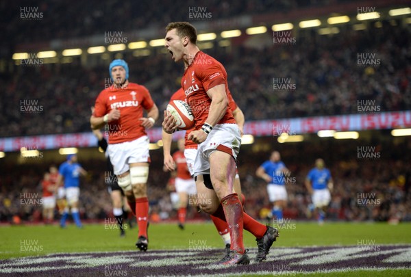 110318 - Wales v Italy - NatWest 6 Nations 2018 - George North of Wales celebrates his try