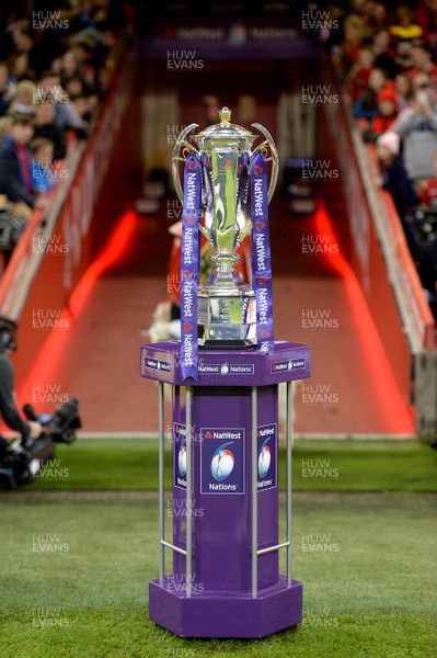 110318 - Wales v Italy - NatWest 6 Nations 2018 - 6 Nations trophy at the end of the tunnel