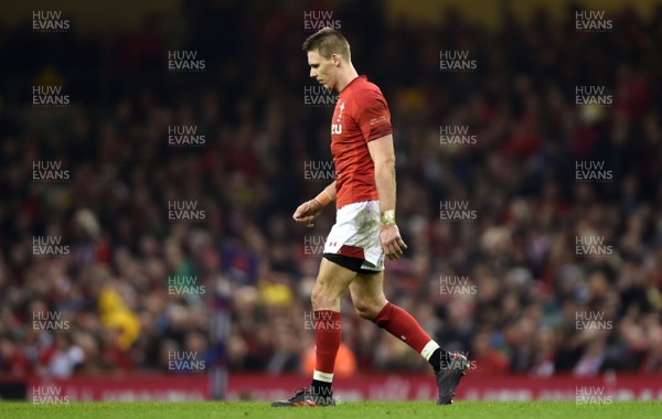 110318 - Wales v Italy - NatWest 6 Nations 2018 - Liam Williams of Wales leaves the field after being shown a yellow card