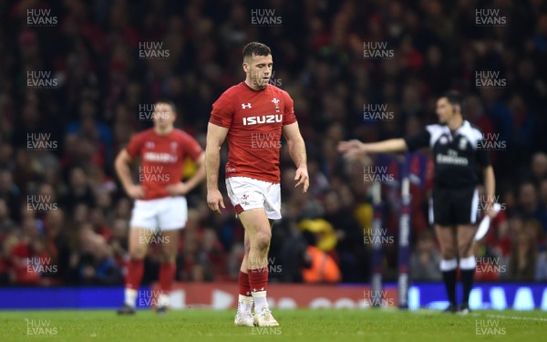110318 - Wales v Italy - NatWest 6 Nations 2018 - Gareth Davies of Wales leaves the field after being shown a yellow card