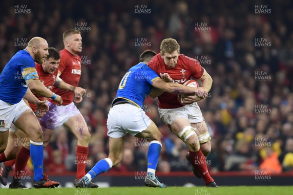 110318 - Wales v Italy - NatWest 6 Nations 2018 - Bradley Davies of Wales takes on Tommaso Allan of Italy