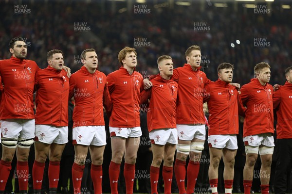 110318 - Wales v Italy - Natwest 6 Nations Championship - Wales sing the anthem