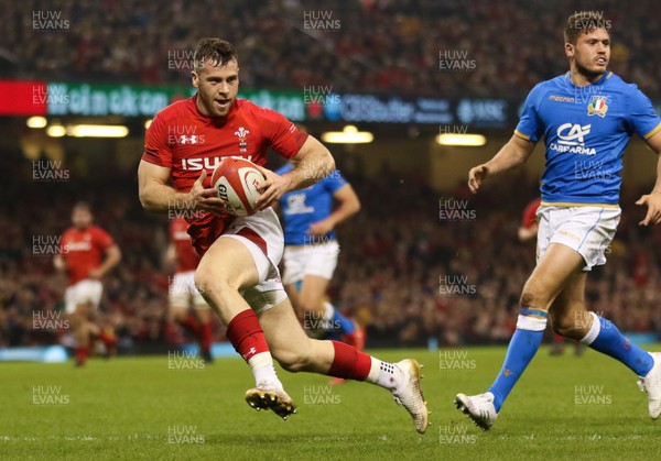 110318 - Wales v Italy, NatWest 6 Nations 2018 - Gareth Davies of Wales takes the ball to cross the line but the try is ruled out by the TMO