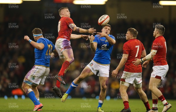 110318 - Wales v Italy, NatWest 6 Nations 2018 - Gareth Anscombe of Wales looks to win the high ball