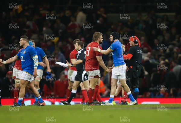 110318 - Wales v Italy, NatWest 6 Nations 2018 - The teams shake hands at the end of the match