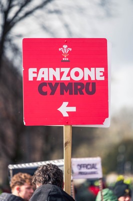 140326 - Wales v Italy - Guinness Six Nations - Fans Ahead of the game 