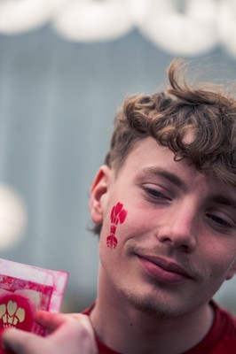 140326 - Wales v Italy - Guinness Six Nations - Fans Ahead of the game 