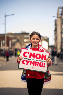 140326 - Wales v Italy - Guinness Six Nations - Fans Ahead of the game 