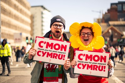 140326 - Wales v Italy - Guinness Six Nations - Fans Ahead of the game 