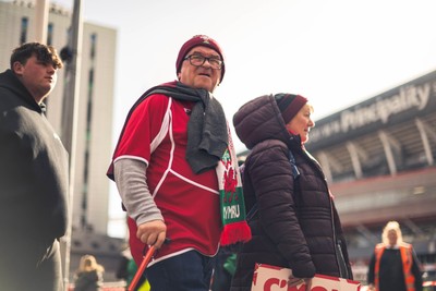 140326 - Wales v Italy - Guinness Six Nations - Fans Ahead of the game 