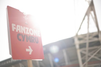 140326 - Wales v Italy - Guinness Six Nations - Fans Ahead of the game 