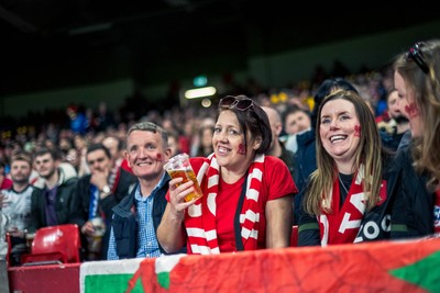 140326 - Wales v Italy - Guinness Six Nations - Fans During the Game