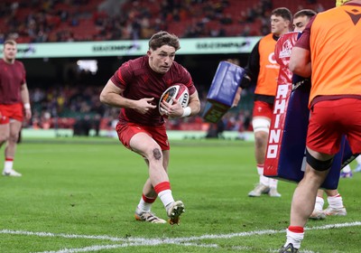 140326 - Wales v Italy - Guinness Six Nations Championship - Dan Edwards of Wales during the warm up