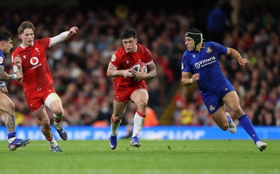 140326 - Wales v Italy - Guinness Six Nations Championship - Louis Rees-Zammit of Wales 