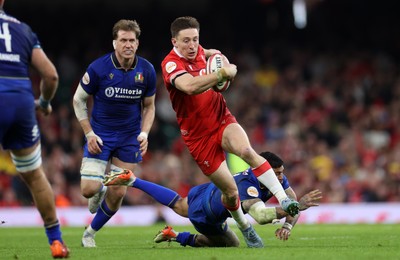 140326 - Wales v Italy - Guinness Six Nations Championship - Josh Adams of Wales makes a break