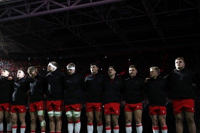 140326 - Wales v Italy - Guinness Six Nations Championship - Wales sing the anthem