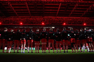 140326 - Wales v Italy - Guinness Six Nations Championship - Wales sing the anthem