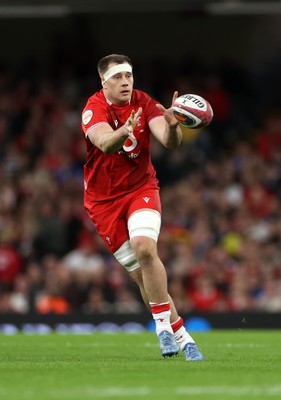 140326 - Wales v Italy - Guinness Six Nations Championship - Ben Carter of Wales 