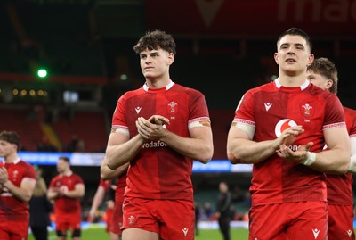 140326 - Wales v Italy - Guinness Six Nations Championship - Eddie James of Wales thanks the fans