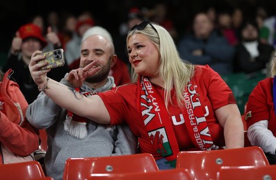 140326 - Wales v Italy - Guinness Six Nations Championship - Fans