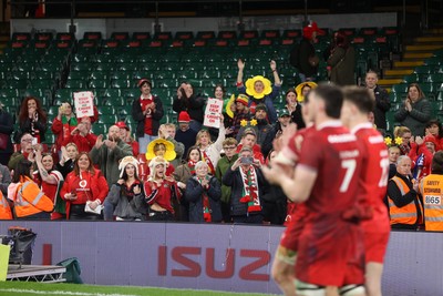 140326 - Wales v Italy - Guinness Six Nations Championship - Fans