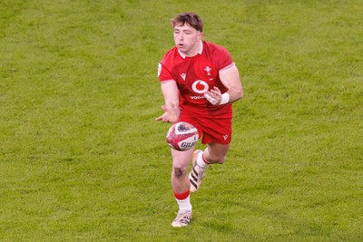 140326 - Wales v Italy - Guinness Six Nations - Dan Edwards of Wales