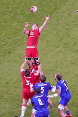 140326 - Wales v Italy - Guinness Six Nations - Alex Mann of Wales goes up for the ball in a lineout