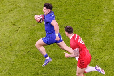 140326 - Wales v Italy - Guinness Six Nations - Tommaso Menoncello of Italy makes a break