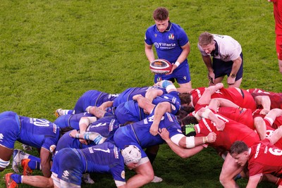 140326 - Wales v Italy - Guinness Six Nations - Stephen Varney of Italy prepares to put the ball into scrum