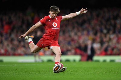 140326 - Wales v Italy - Guinness Men's Six Nations - Dan Edwards of Wales kicks the conversion