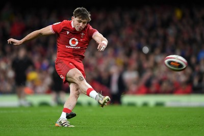 140326 - Wales v Italy - Guinness Men's Six Nations - Dan Edwards of Wales kicks the conversion