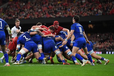 140326 - Wales v Italy - Guinness Men's Six Nations - Wales push the ball from a line-out to score a try