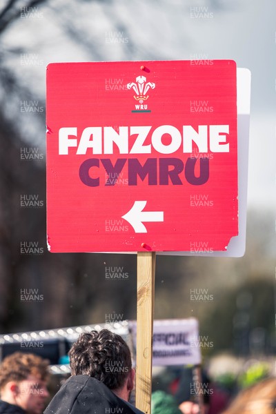 140326 - Wales v Italy - Guinness Six Nations - Fans Ahead of the game 